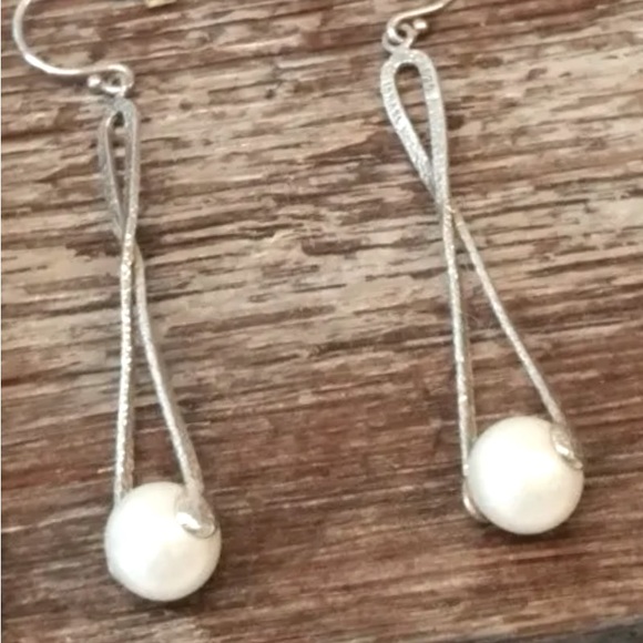 Silpada Vintage Sterling Silver & Pearl Earrings - Picture 5 of 7